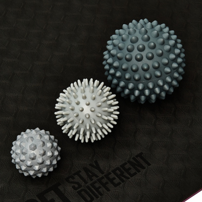 Мяч массажный 9 см серый